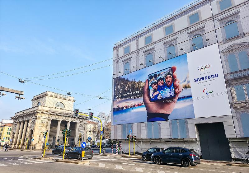 003-Samsungs-Open-Always-Wins-Campaign-Comes-to-Life-in-Milan-​Newsbody.jpg
