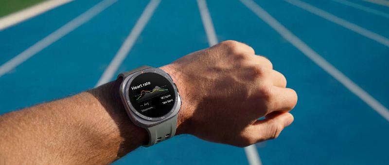205-lifestyle-galaxy-watch-ultra2-running.jpg