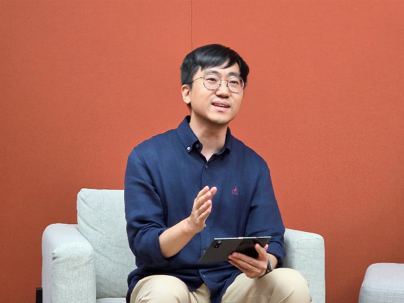 005-Interview-The-People-Behind-the-Galaxy-Z-Fold8-Series-Camera-Innovations-1-How-My-FanCam-Keeps-Favorite-People-in-Focus-Newsbody.jpg