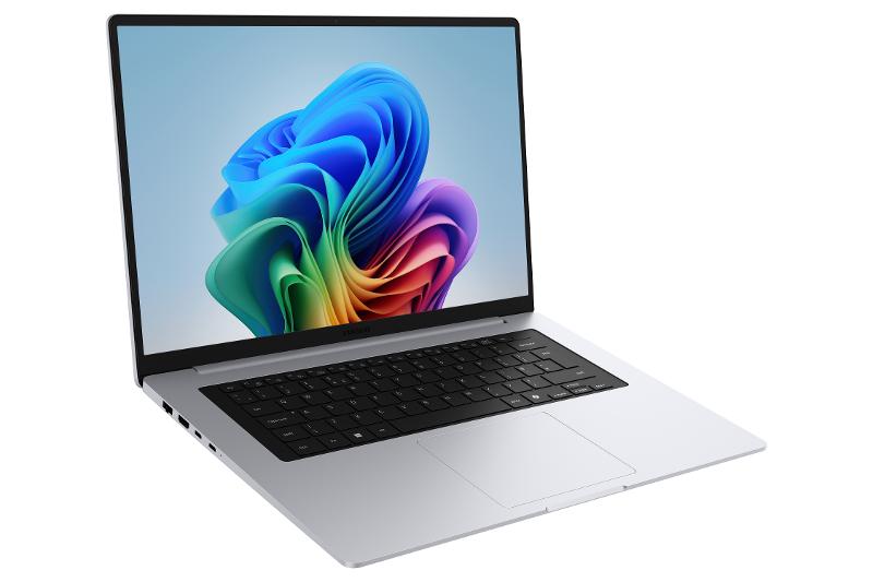 016-galaxy-book6-16-silver-top-l-perspective.jpg