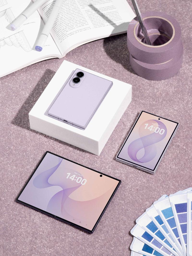 210-lifestyle-product-galaxy-zfold8-10.jpg