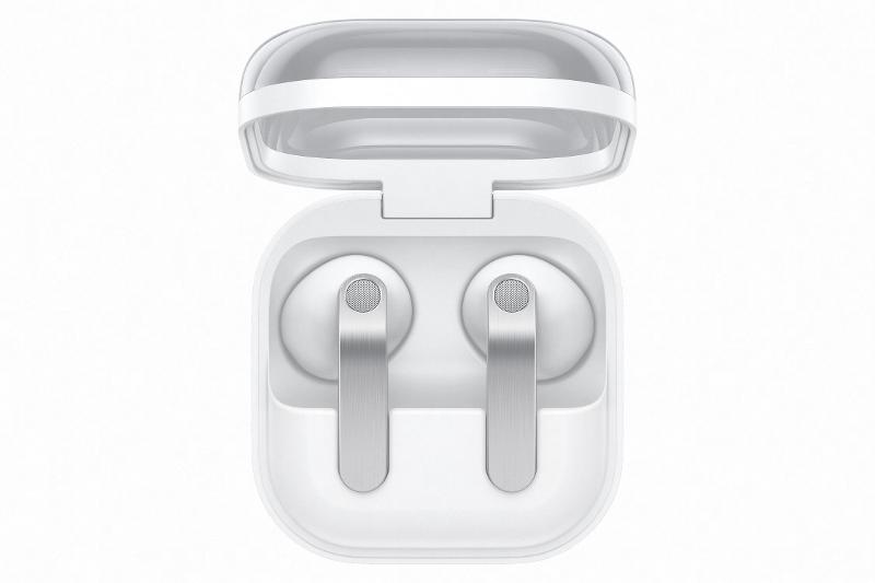 005-galaxy-buds4-white-case-opened.jpg