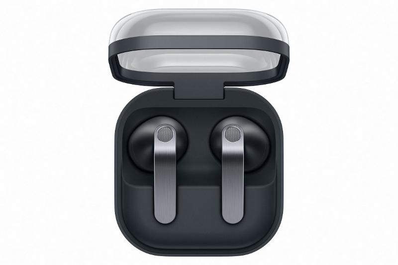 015-galaxy-buds4-black-case-opened.jpg