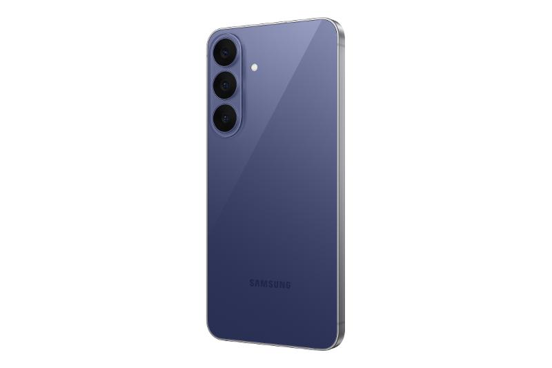 025-product-galaxy-s26-fe-blueberry-back-right-30.jpg