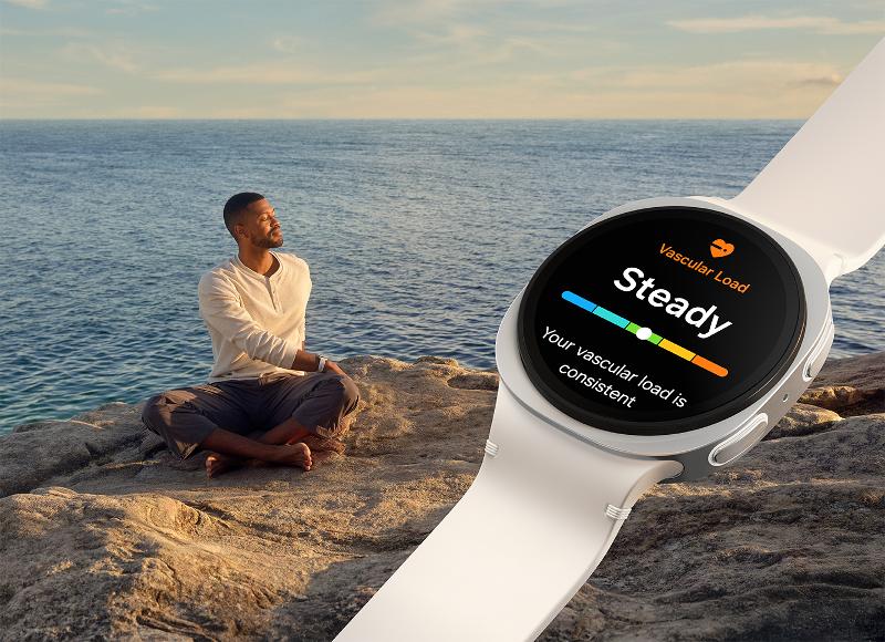 005_Samsung_Galaxy_Watch8_Series_Ultra Comfort_from_Sleep_to_Workout_Newbody.jpg