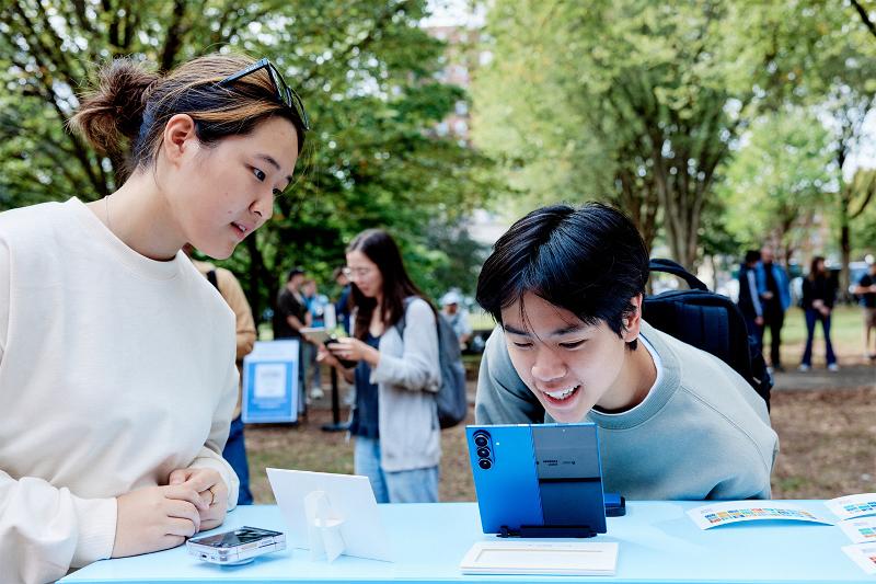 004-Galaxy-AI-Meets-Hangeul-Samsung-Hosts-a-Traveling-Hangeul-Art-Experience-Across-Leading-US-Universities-Newsbody.jpg