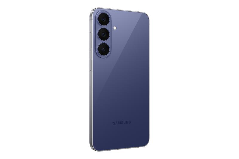 024-product-galaxy-s26-fe-blueberry-back-left-30.jpg