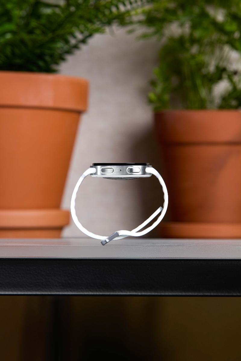 008-product-design-galaxy-watch8-silver-4p.jpg