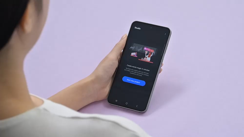 006-Meet-Awesome-Intelligence-A-New-Gateway-to-Fun-and-Accessible-Mobile-AI.zip