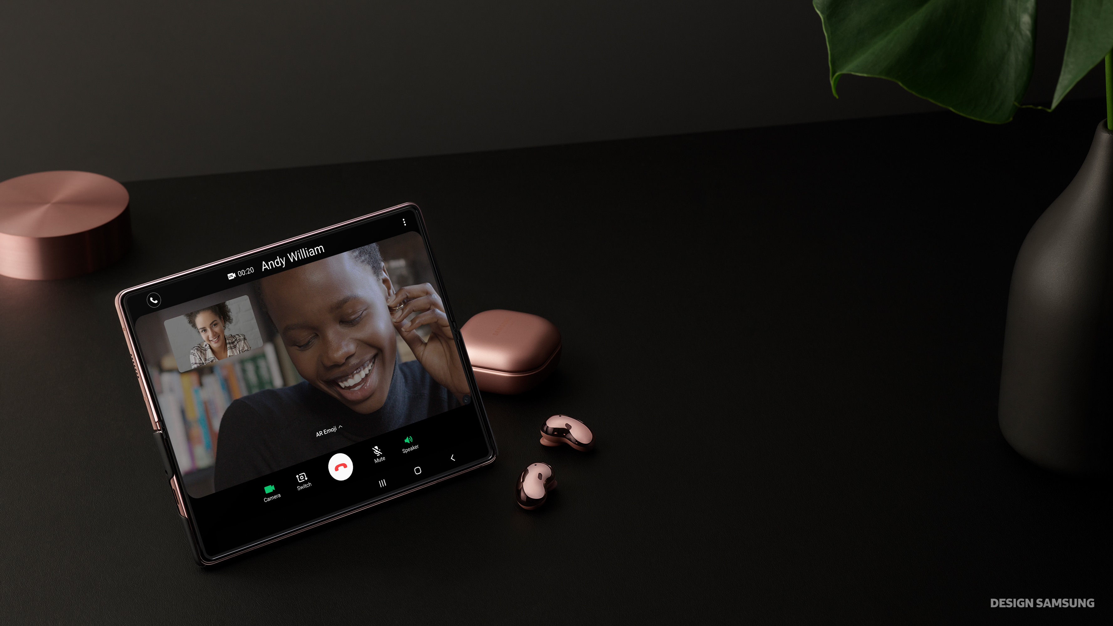 The Story Behind the Galaxy Z Fold2&rsquo;s Multifaceted Design