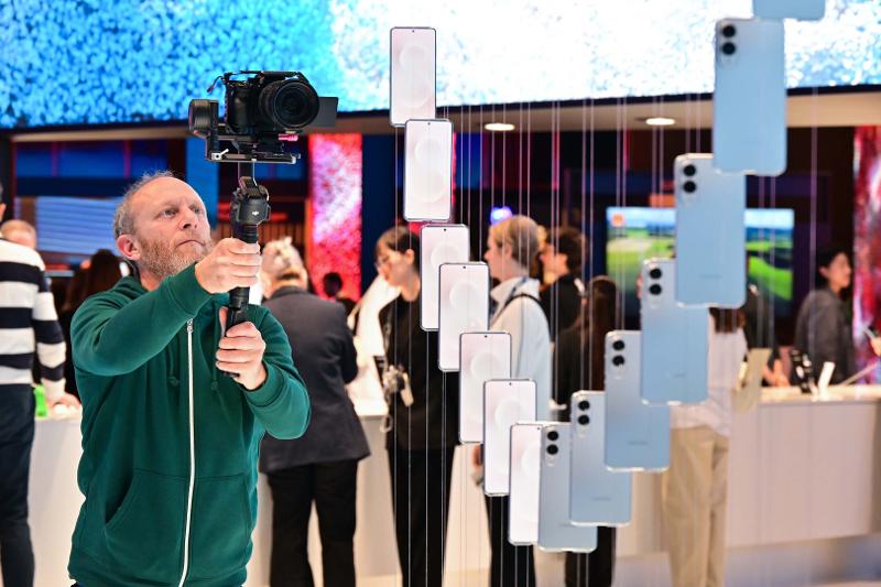 004-MWC-2025-Photo-Samsung-Brings-the-Future-of-Mobile-Technology-Inspiring-Users-Around-the-World.jpg