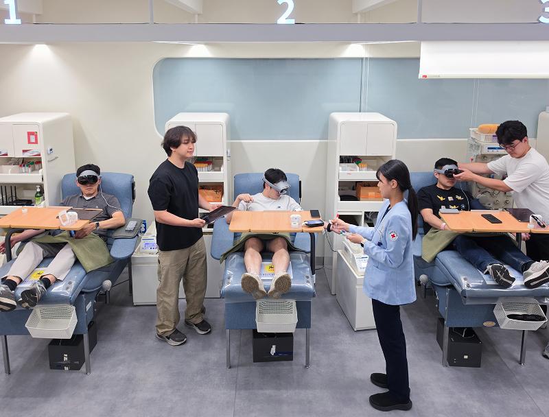 002-Galaxy-XR-Helps-Reimagine-Blood-Donation-Experiences-for-Donors-Worldwide-Newsbody.jpg