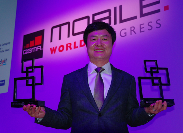 Samsung Awarded 'Device Manufacturer of the Year' by GSMA at Mobile World Congress 2012