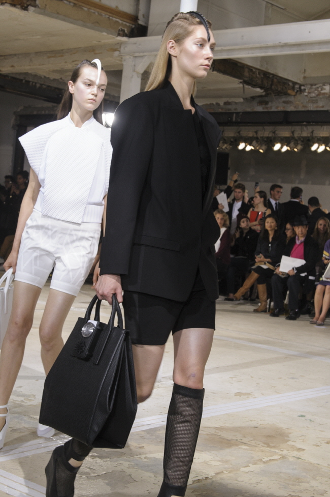 Samsung and hexa by kuho unveil premium accessories for GALAXY Note 3 and GALAXY S4 zoom at 2014 S/S collection