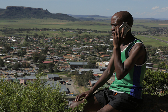 Samsung Partners with Academy Award&reg; Winning Filmmaker Morgan Neville