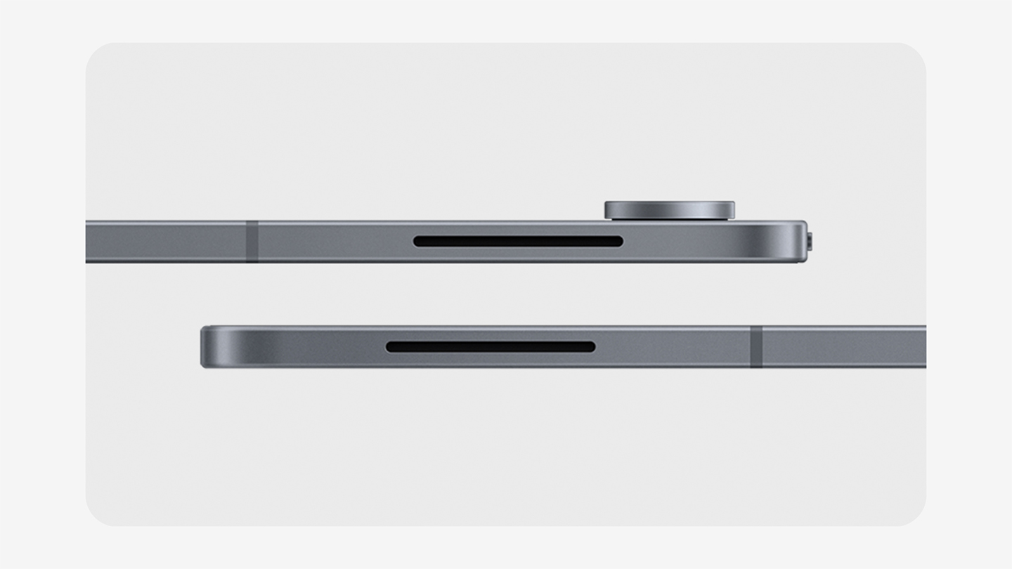 A side profile view of two Galaxy S12 Ultra tablets highlighting the device’s slimness. 
